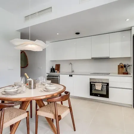 شقة Apartment With Large Private Garden In Estepona - Families And Remote Workers *