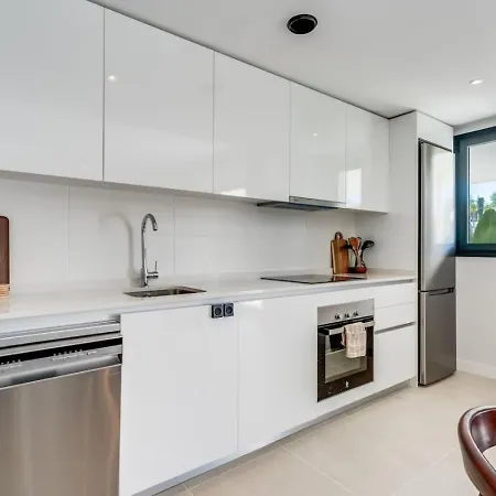 Apartment With Large Private Garden In Estepona - Families And Remote Workers 埃斯特波纳