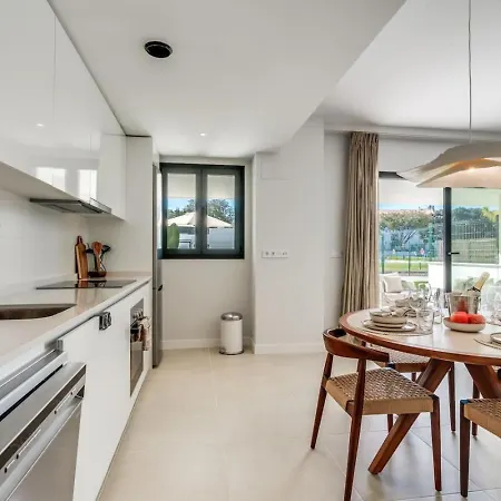 شقة Apartment With Large Private Garden In Estepona - Families And Remote Workers إِستيبونا