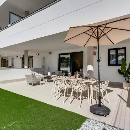 Apartment With Large Private Garden In Estepona - Families And Remote Workers